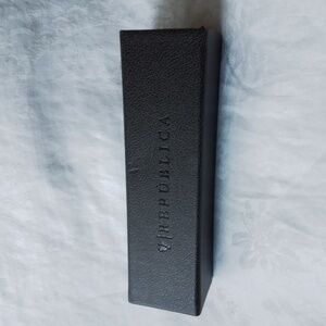 Republica Glasses Case, Magnetic Closure, Brown with Orange interior